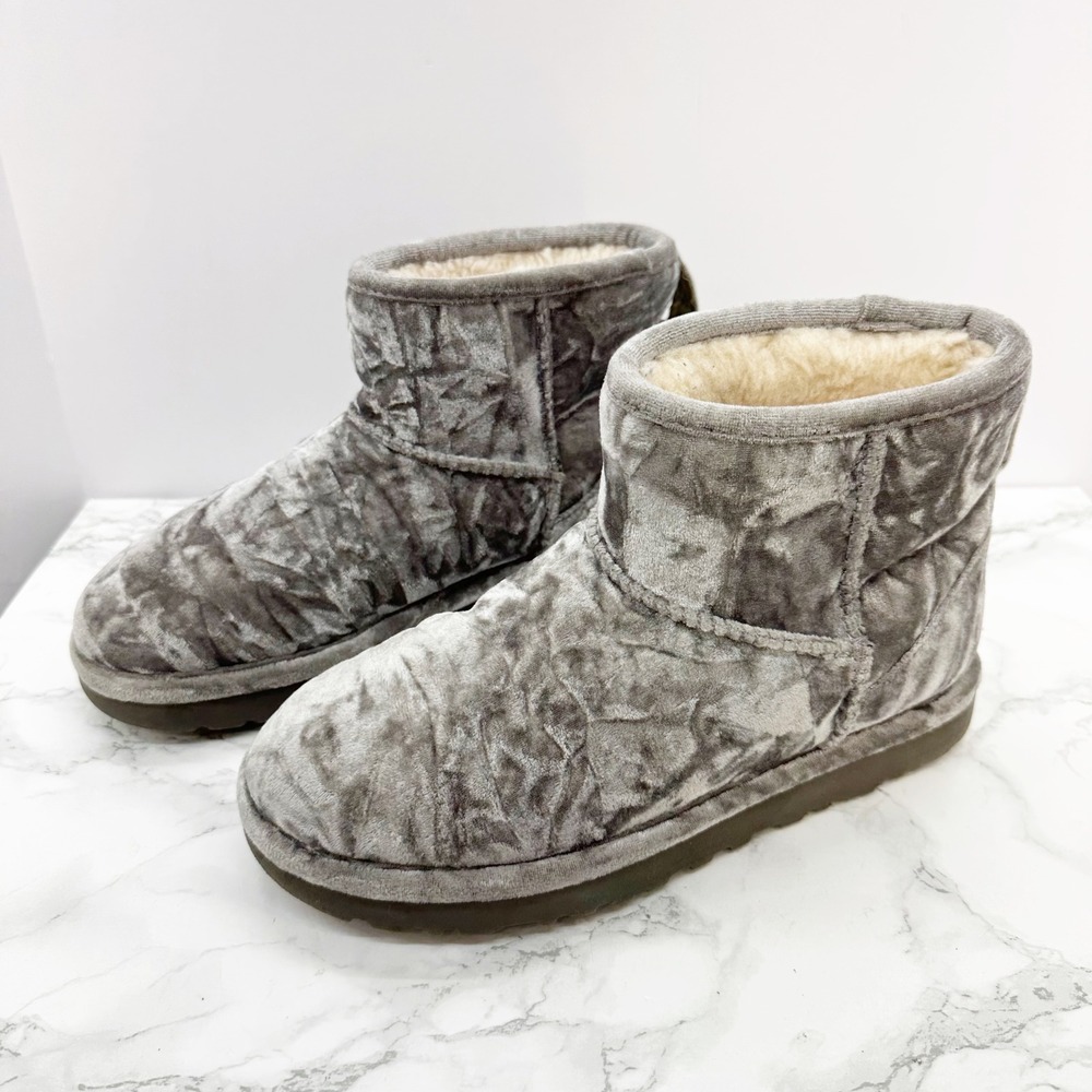 UGG Classic Mini Velvet Boots Womens 6 Grey Silver Crushed Ankle‎ Booties EUC